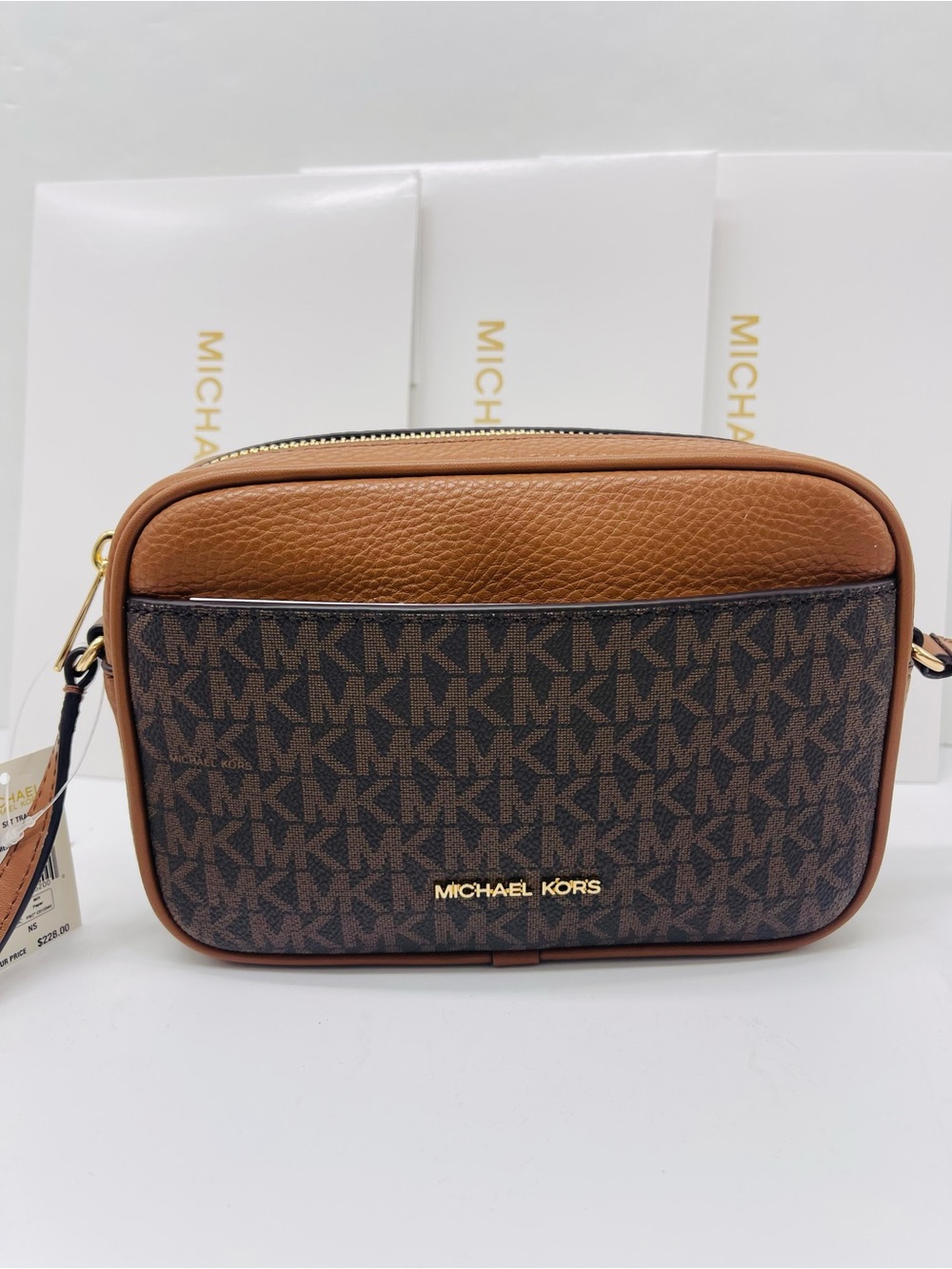 Michael Kors Jet Set Sm Signature Logo Camera Crossbody Xbody Bag
Brown 
NWT - Picture 9 of 16